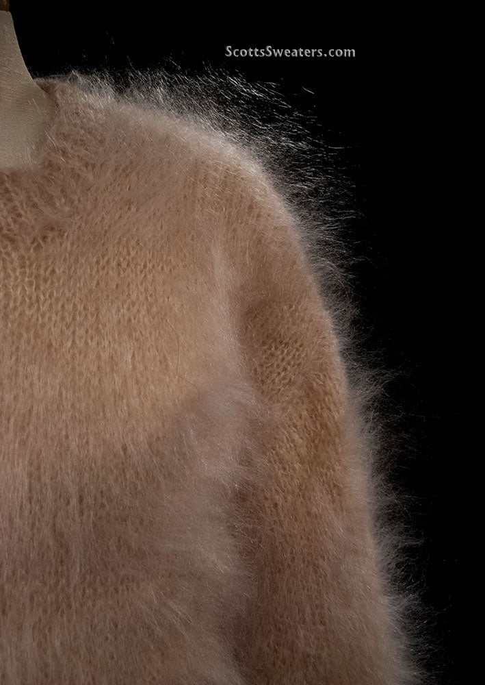 Woman's long fuzzy champagne mohair sweater crewneck large size